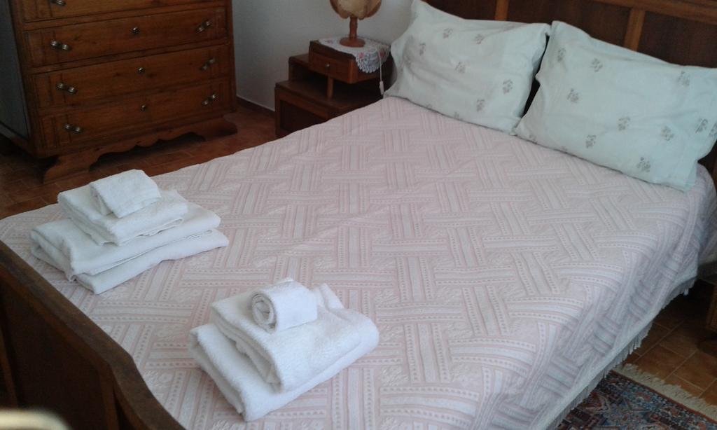 Casa Amarela Guesthouse Лагуш Номер фото