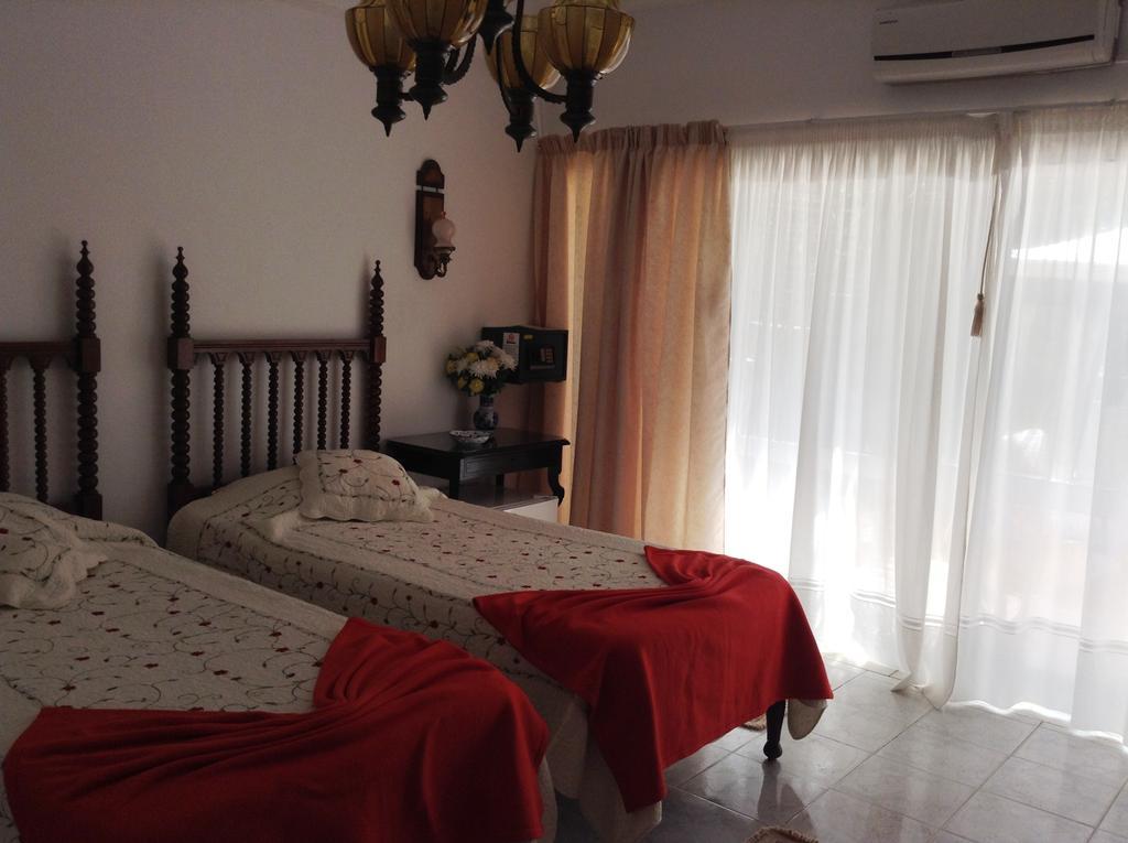 Casa Amarela Guesthouse Лагуш Екстер'єр фото
